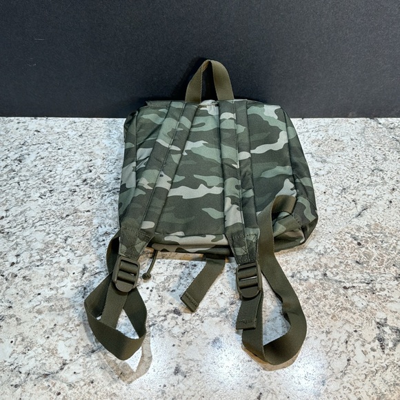Victorias Secret Pink Camo Mini Bag/Backpack. - Picture 5 of 7